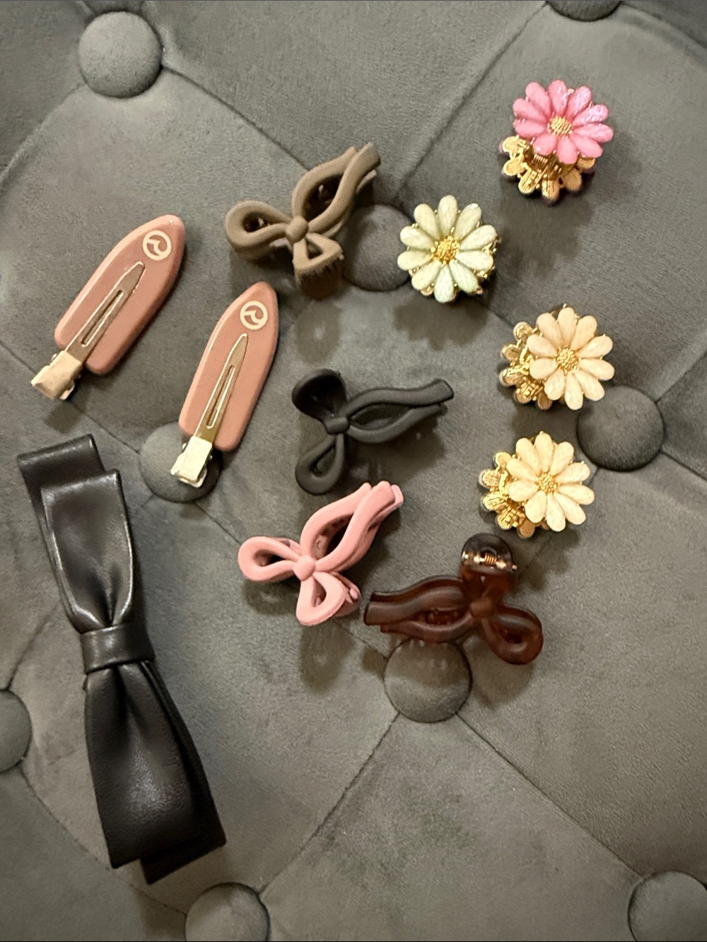 Assorted Women’s Flower and Bow Hair Clip Set - Pink, Cream, Black, Brown